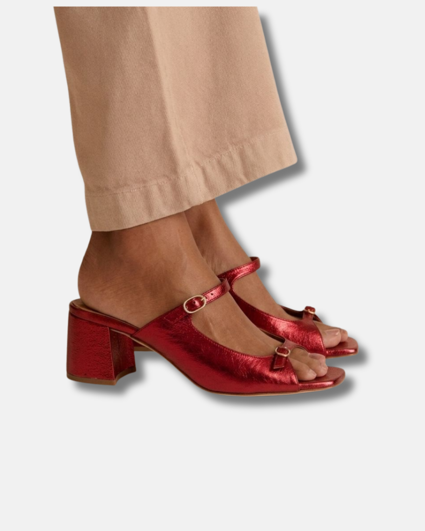 Tacones gruesos con tira trasera y puntera en bloques