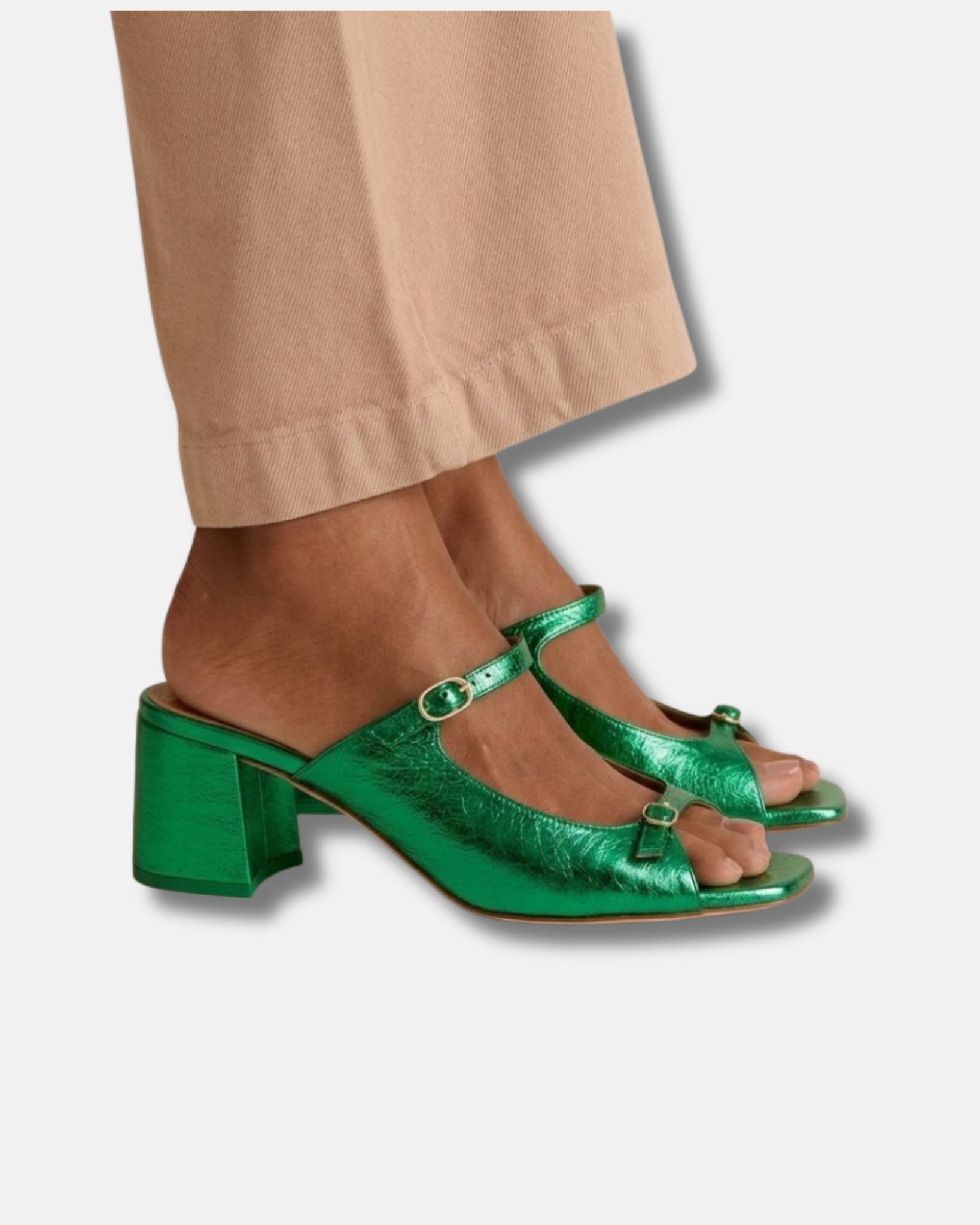 Tacones gruesos con tira trasera y puntera en bloques