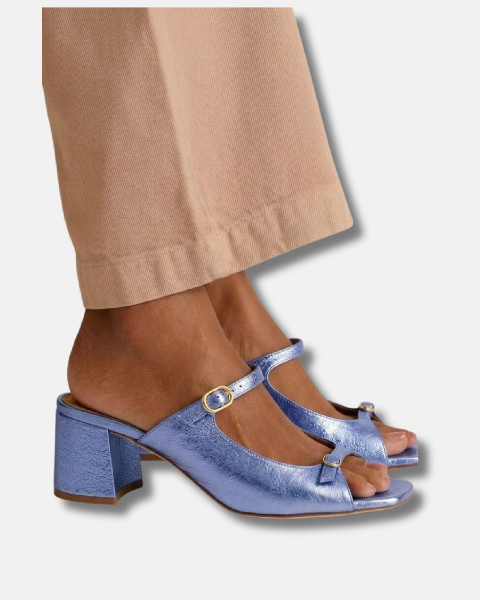 Tacones gruesos con tira trasera y puntera en bloques