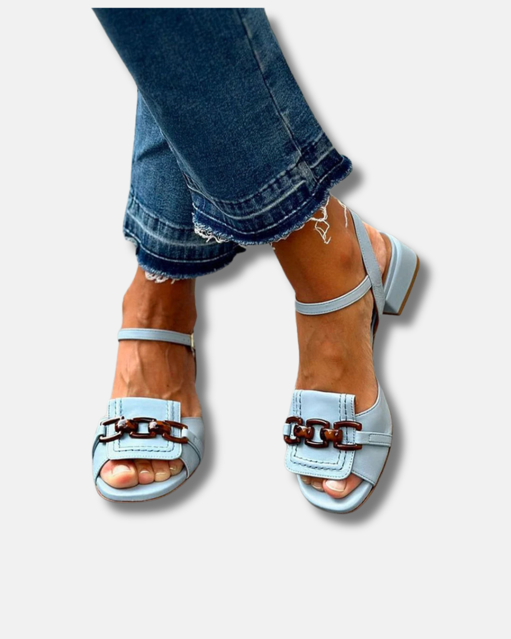 Sandalias bajas azules con detalle de puntada