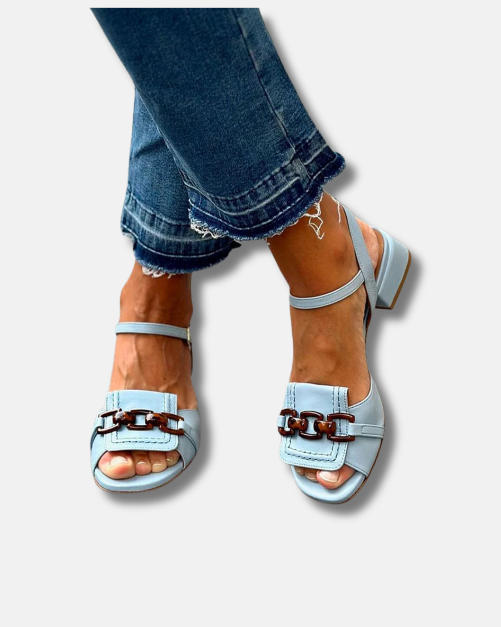 Sandalias bajos azules con detalle de puntada